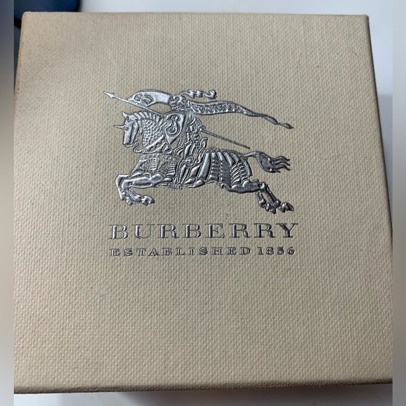 Burberry Bracelet stunning piece fits any hand size - Picture 3 of 6